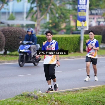 Runner Photo 8202448