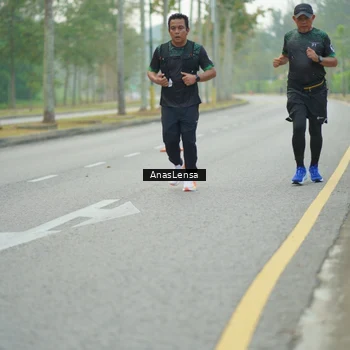 Runner Photo 8202490