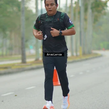 Runner Photo 8202500