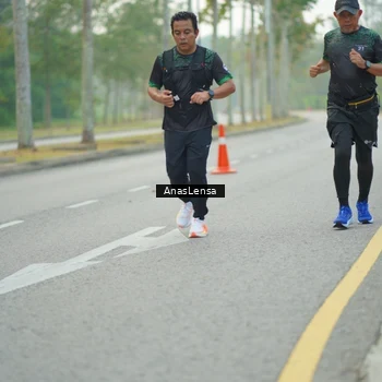 Runner Photo 8202579