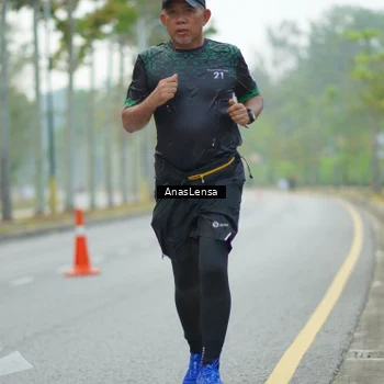 Runner Photo 8202595