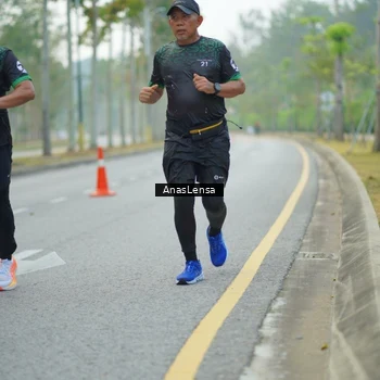 Runner Photo 8202598