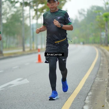 Runner Photo 8202677