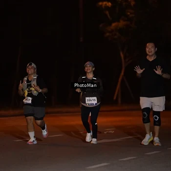 Runner Photo 8203035