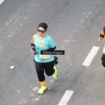 Runner Photo 8203059