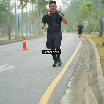 Runner Photo 8203071
