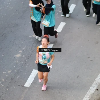 Runner Photo 8203073