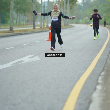 Runner Photo 8203713