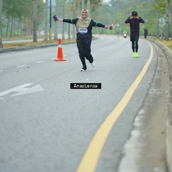 Runner Photo 8203716