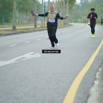 Runner Photo 8203840