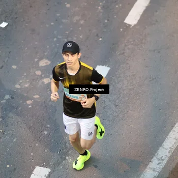 Runner Photo 8204007