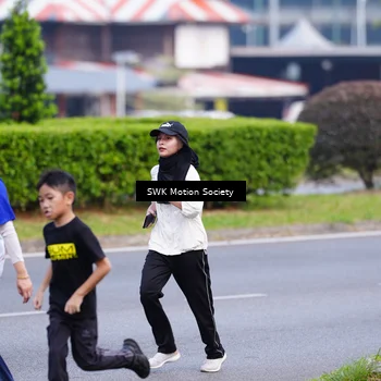 Runner Photo 8204113