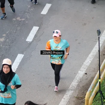 Runner Photo 8204467