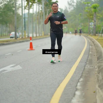 Runner Photo 8204595