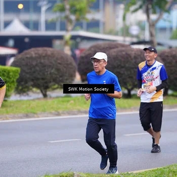 Runner Photo 8205055