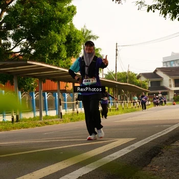 Runner Photo 8206003