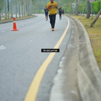 Runner Photo 8206301