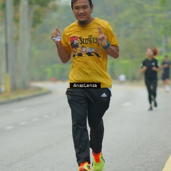 Runner Photo 8206411