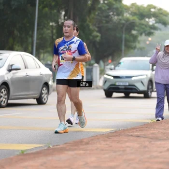 Runner Photo 8207002
