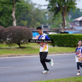 Runner Photo 8207018