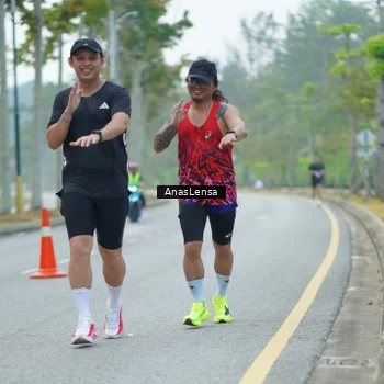 Runner Photo 8207054