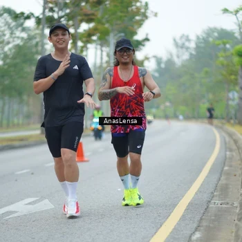 Runner Photo 8207072