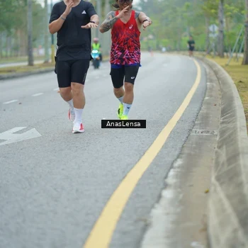 Runner Photo 8207073