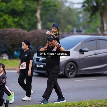 Runner Photo 8207390