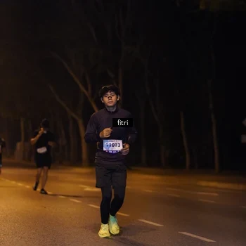 Runner Photo 8208002