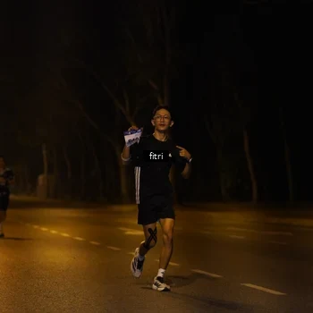 Runner Photo 8208200
