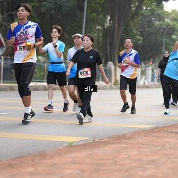 Runner Photo 8208711