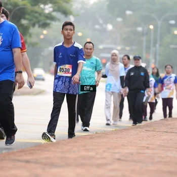 Runner Photo 8209001
