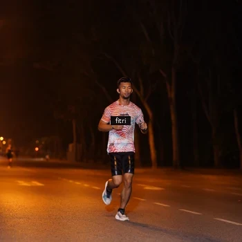 Runner Photo 8210000