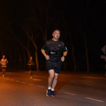 Runner Photo 8210003