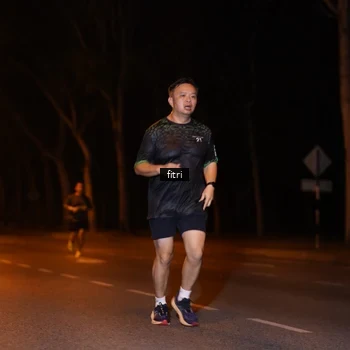 Runner Photo 8210004