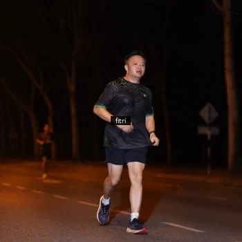 Runner Photo 8210005