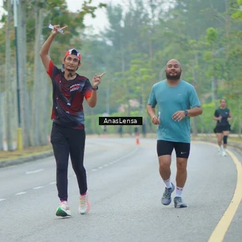 Runner Photo 8210050