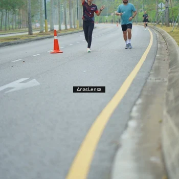 Runner Photo 8210055