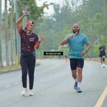 Runner Photo 8210056