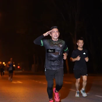 Runner Photo 8210058