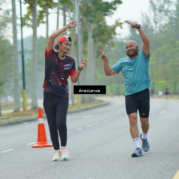 Runner Photo 8210116