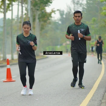 Runner Photo 8210674