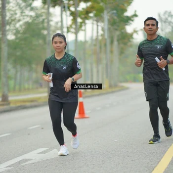 Runner Photo 8210753
