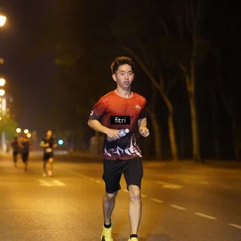 Runner Photo 8211004