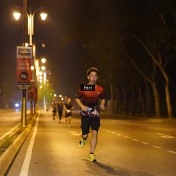 Runner Photo 8211021