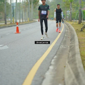 Runner Photo 8211048