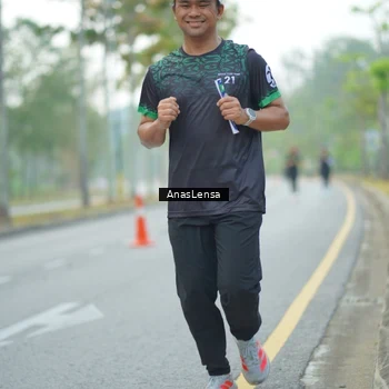 Runner Photo 8212005