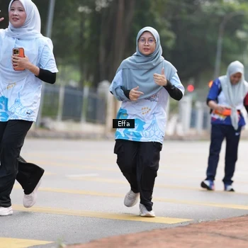 Runner Photo 8212100