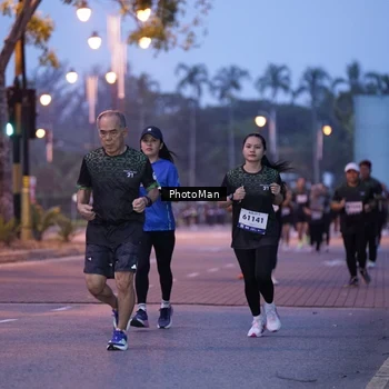 Runner Photo 8212300