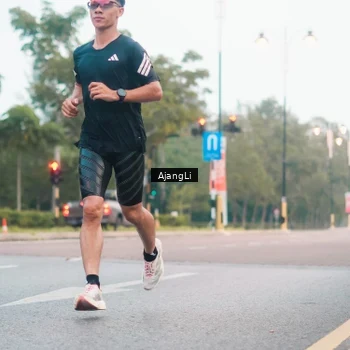 Runner Photo 8212401